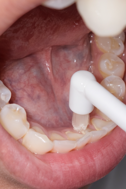 Brushwise 'EZ Reach' End Tuft Brush